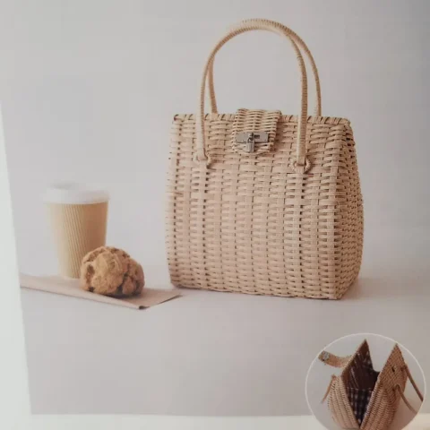 Woven bag with light brown card stock